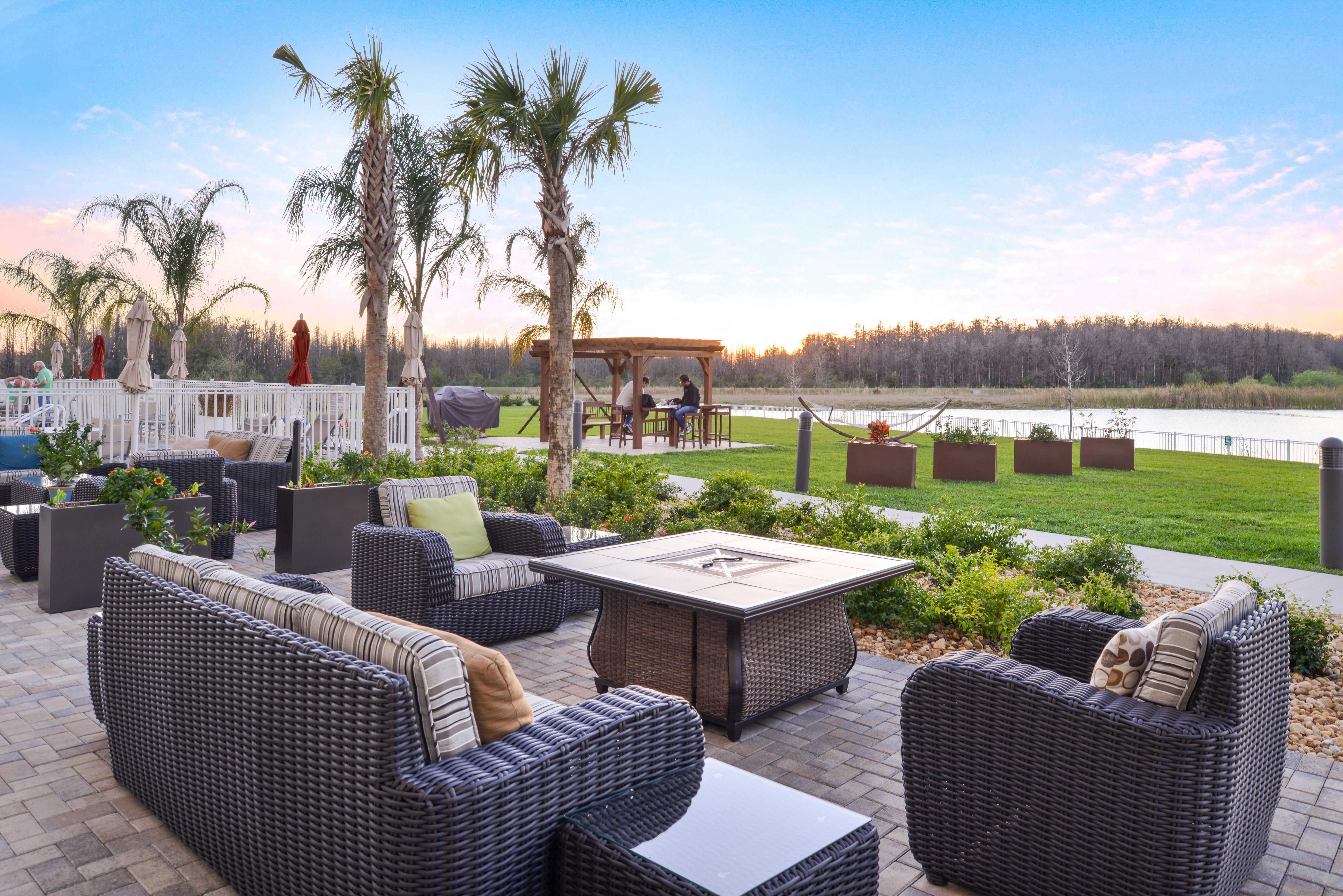 Holiday Inn Express & Suites Trinity By Ihg Exterior foto