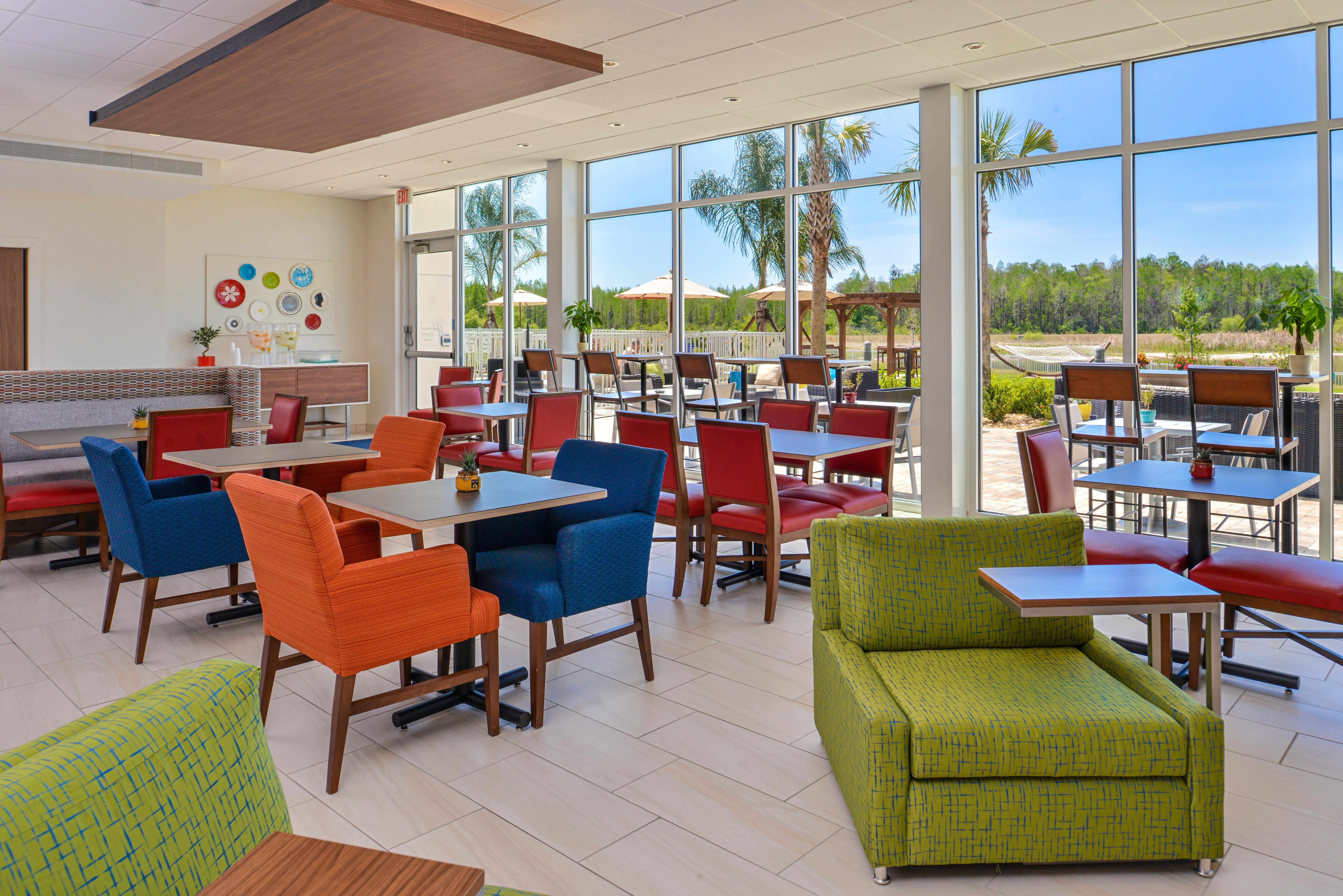 Holiday Inn Express & Suites Trinity By Ihg Exterior foto